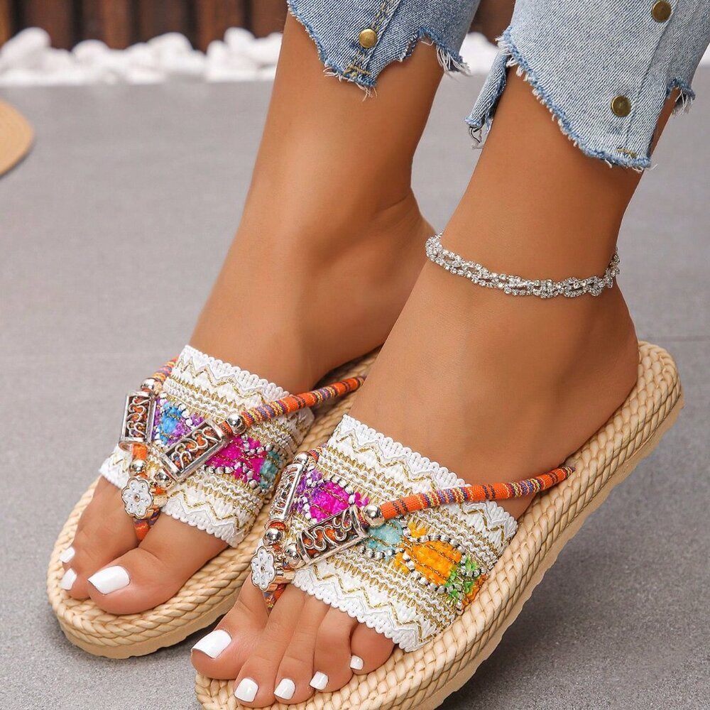 White Bohemian Women's Embroidered Flip Flop Flat Sandals - Picture 3 of 5